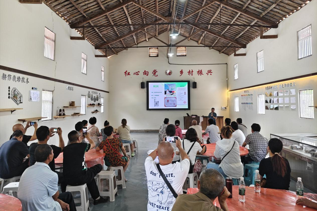 技术扎根沃野 人才赋能振兴——射洪市开展高素质农民培育跟踪服务