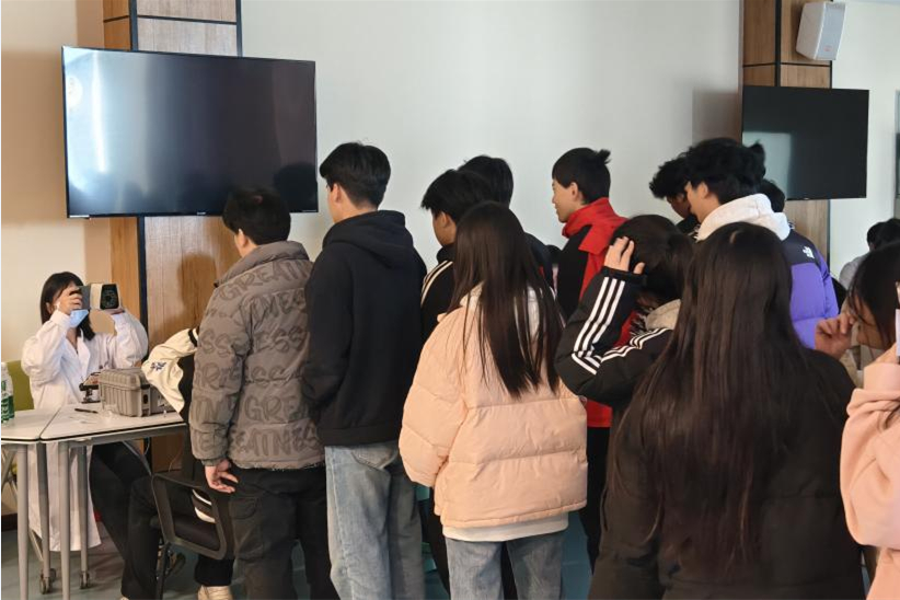 学校开展2025年度秋季学生视力监测工作